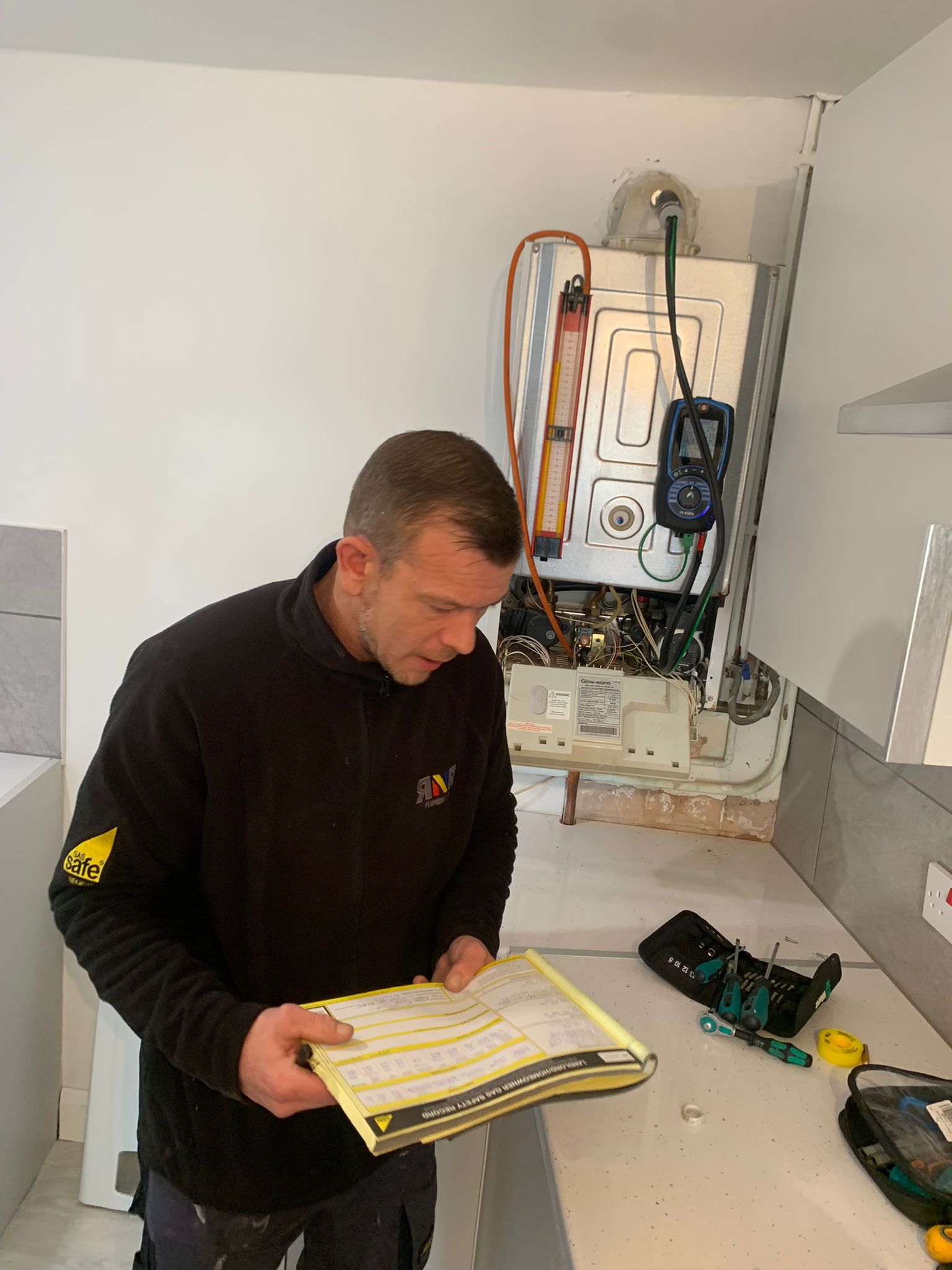 https://rnrplumbing.co.uk/wp-content/uploads/2023/11/WhatsApp-Image-2023-11-03-at-8.37.54-PM.jpeg